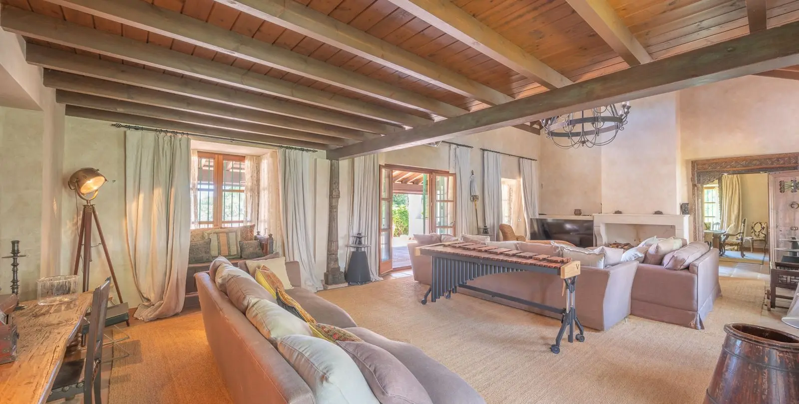 Sale of detached villa in Estepona 21