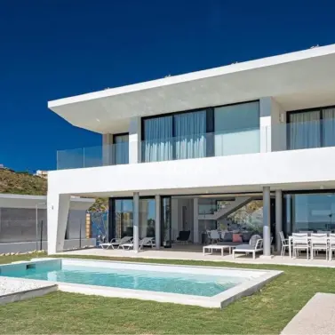 Long-term rent of detached villa in Manilva