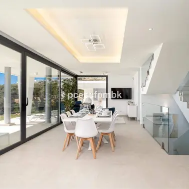 Long-term rent of detached villa in Manilva