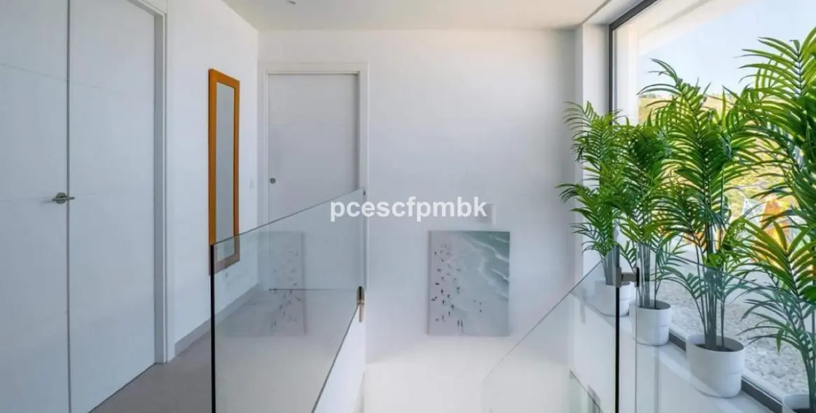 Long-term rent of detached villa in Manilva 6