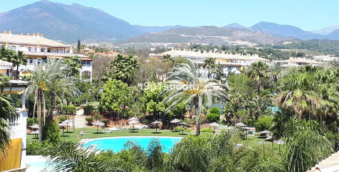 Short-term rent of penthouse in Nueva Andalucía 1