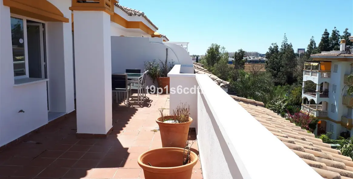 Short-term rent of penthouse in Nueva Andalucía 7