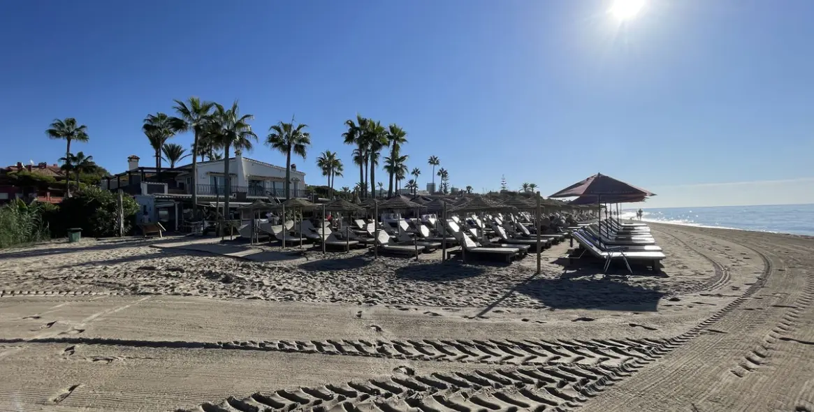 Venta de apartamento en planta media en Marbella 1