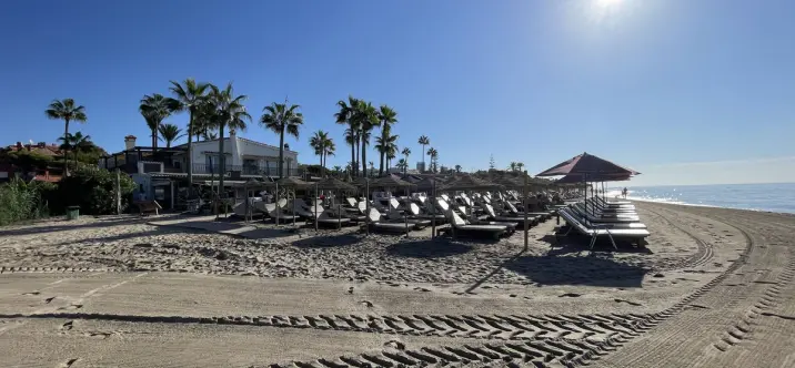 Venta de apartamento en planta media en Marbella 0