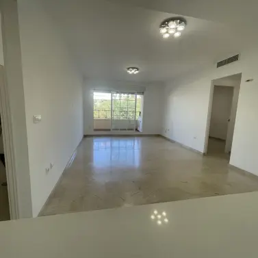 Venta de apartamento en planta media en Marbella