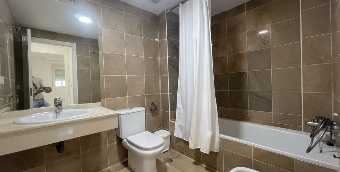 Venta de apartamento en planta media en Marbella 4