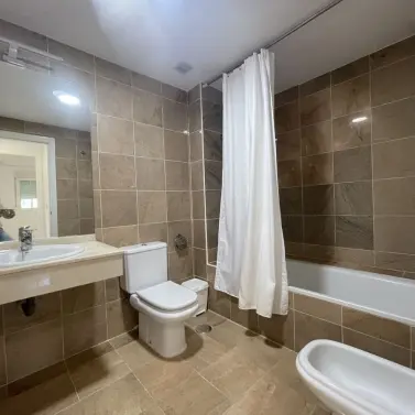 Venta de apartamento en planta media en Marbella