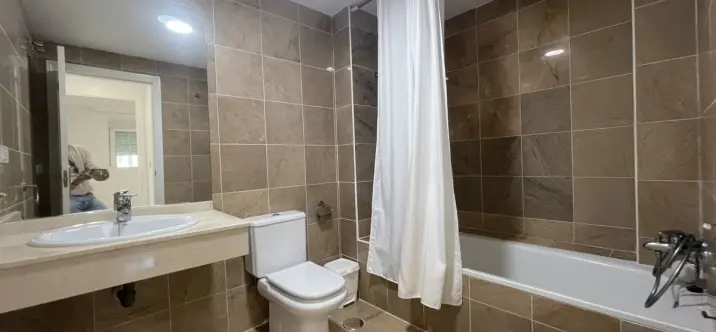 Venta de apartamento en planta media en Marbella 3