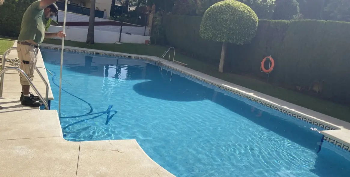 Venta de apartamento en planta media en Marbella 8