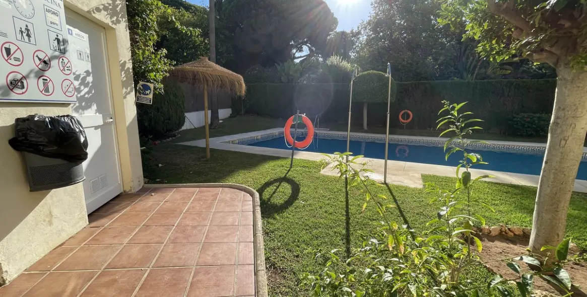 Venta de apartamento en planta media en Marbella 16