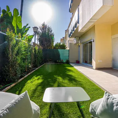 Venta de apartamento en planta media en San Pedro de Alcántara