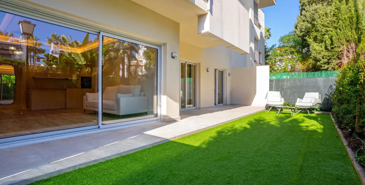 Venta de apartamento en planta media en San Pedro de Alcántara 6