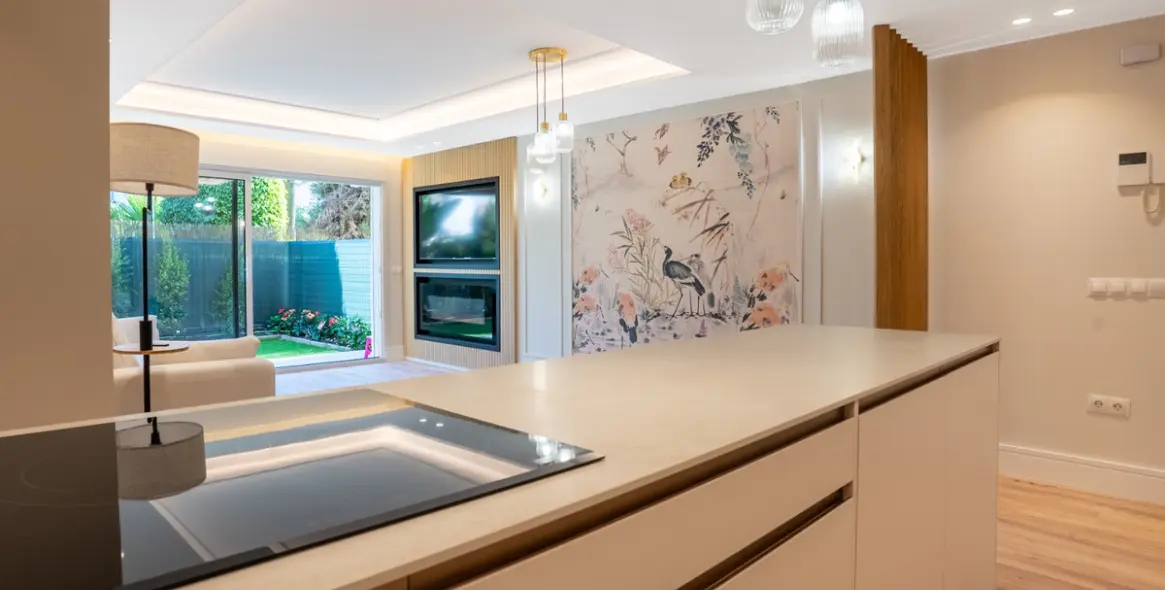 Venta de apartamento en planta media en San Pedro de Alcántara 11