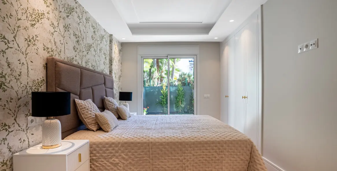 Venta de apartamento en planta media en San Pedro de Alcántara 13