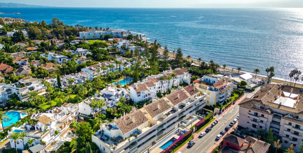 Venta de apartamento en planta media en San Pedro de Alcántara 19