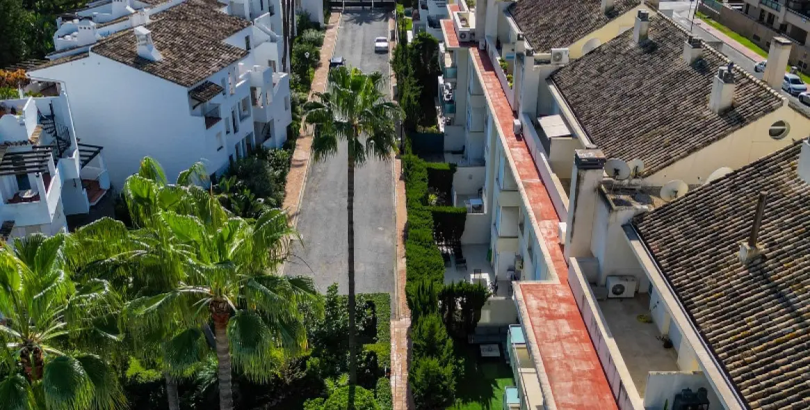 Venta de apartamento en planta media en San Pedro de Alcántara 21