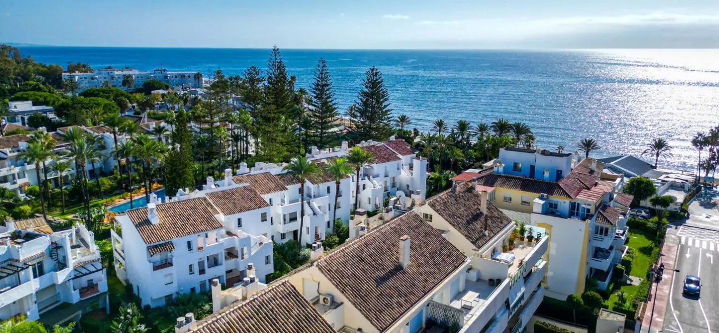 Продажа апартаментов на среднем этаже в San Pedro de Alcántara 0