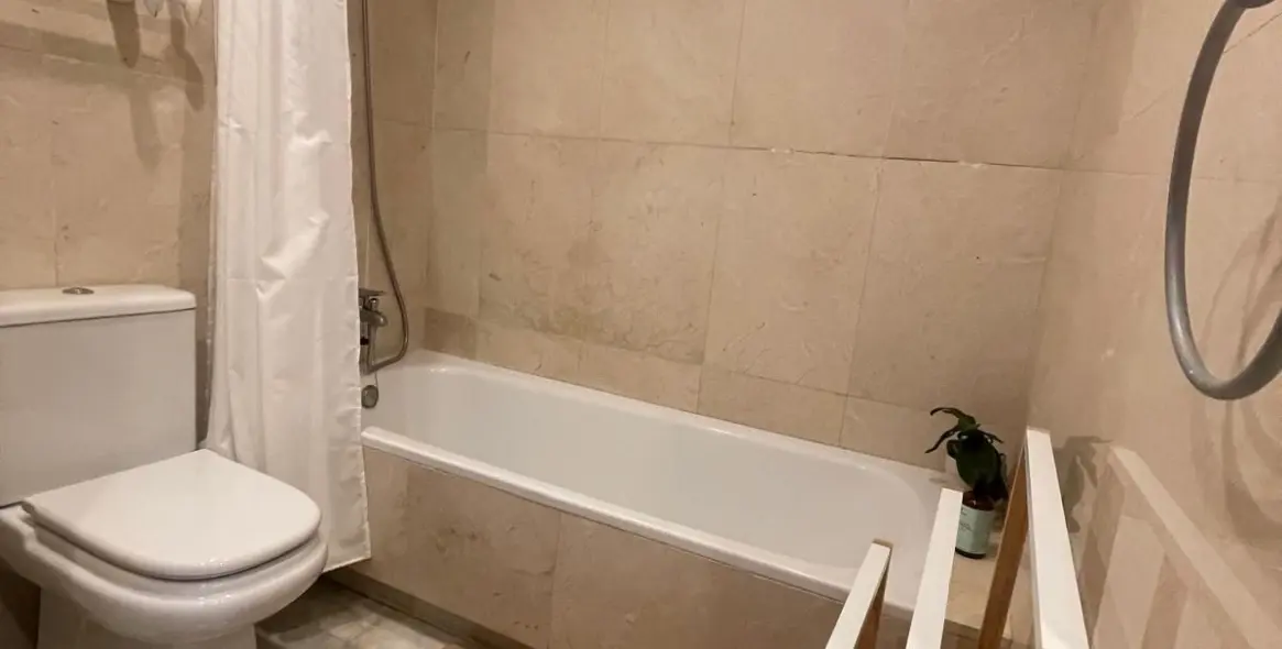 Sale of middle floor apartment in Fuengirola 7