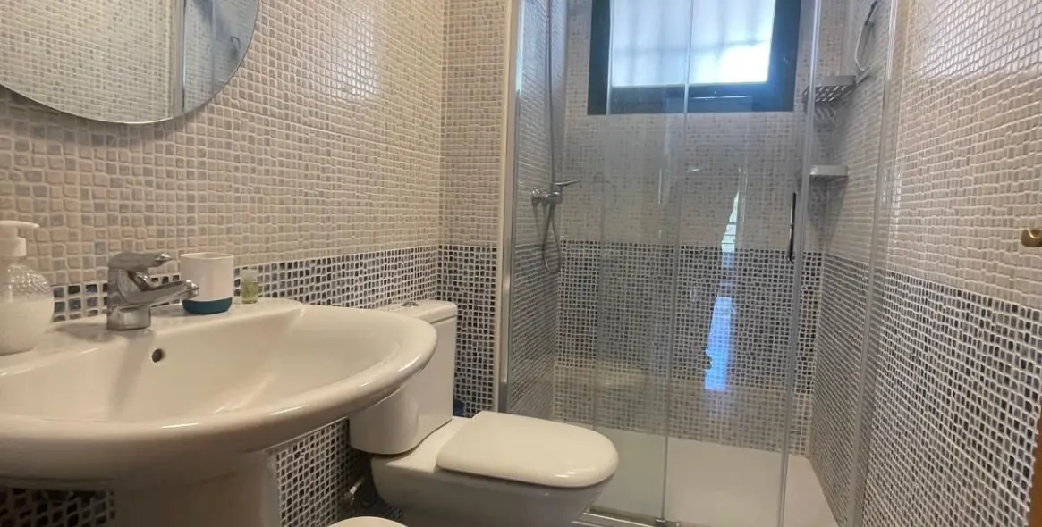 Sale of middle floor apartment in Fuengirola 8