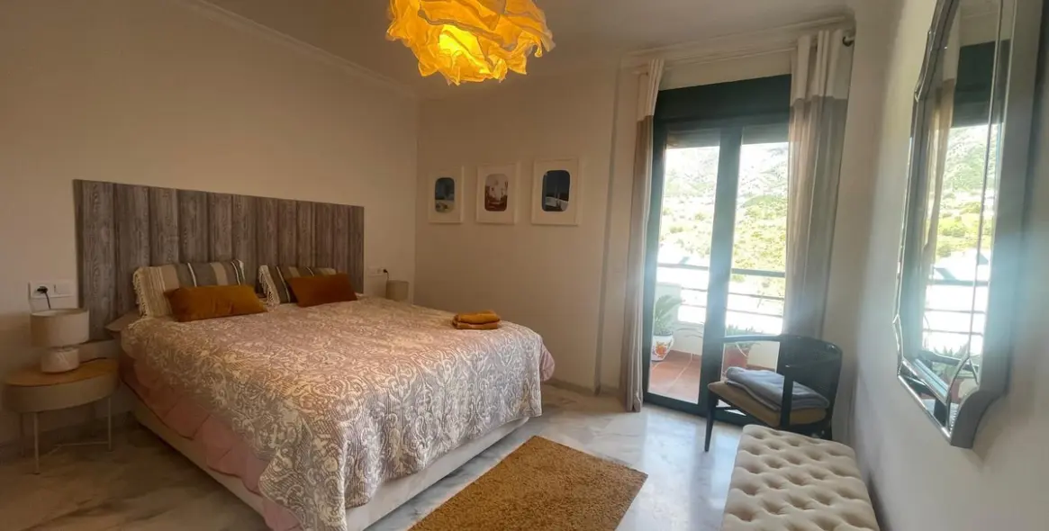 Sale of middle floor apartment in Fuengirola 9