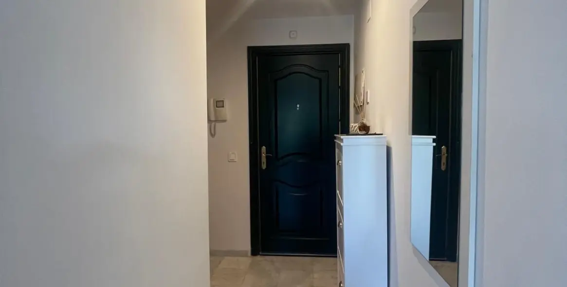 Sale of middle floor apartment in Fuengirola 18