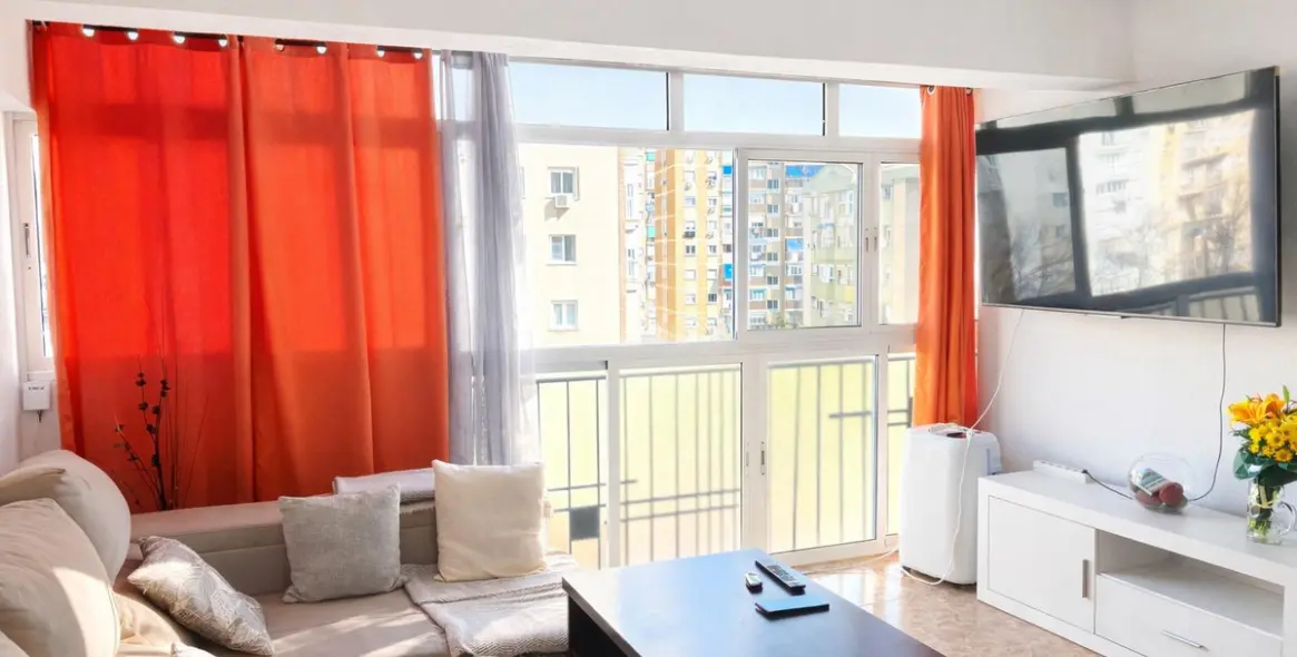 Sale of middle floor apartment in Málaga 2