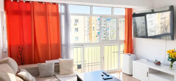Sale of middle floor apartment in Málaga 1