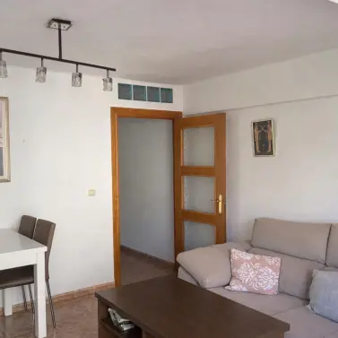 Sale of middle floor apartment in Málaga