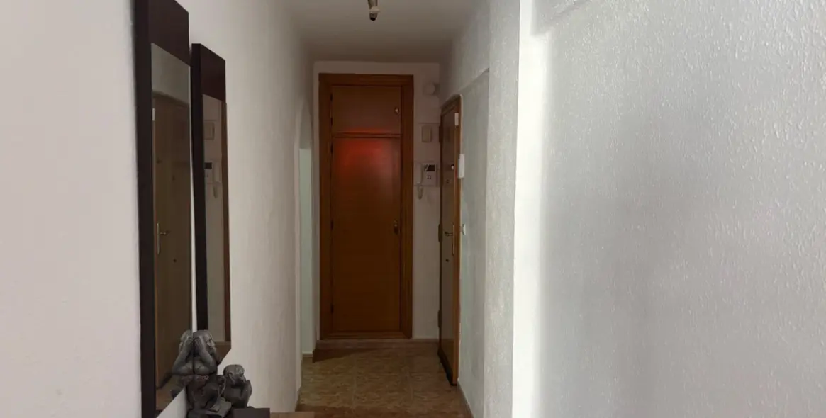 Sale of middle floor apartment in Málaga 6
