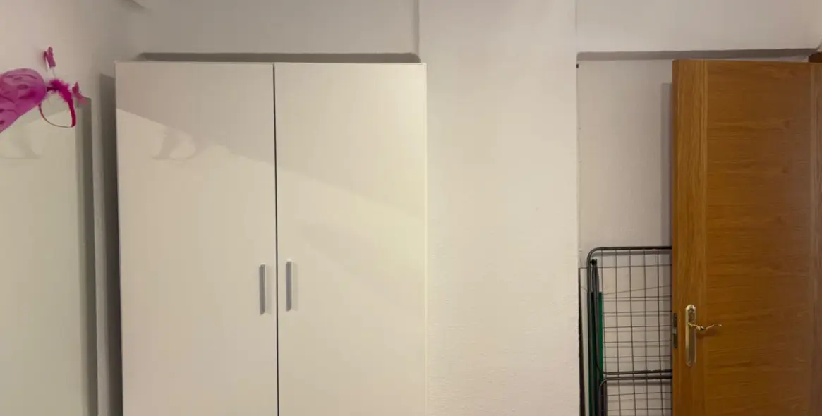 Sale of middle floor apartment in Málaga 12