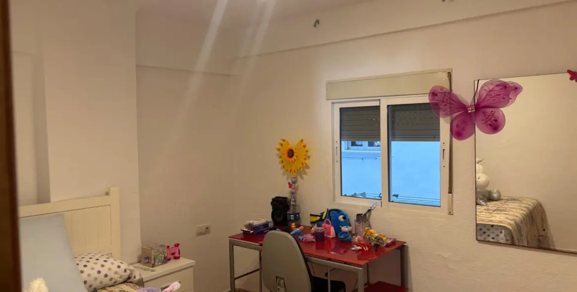 Sale of middle floor apartment in Málaga 13