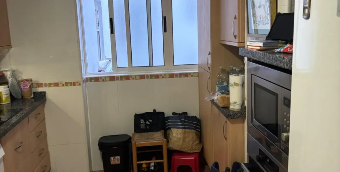 Sale of middle floor apartment in Málaga 16