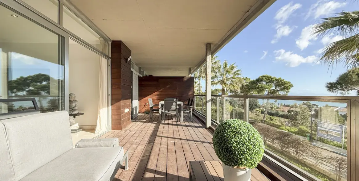 Продажа апартаментов на среднем этаже в Manilva 1