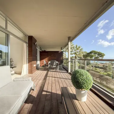 Продажа апартаментов на среднем этаже в Manilva