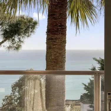 Продажа апартаментов на среднем этаже в Manilva