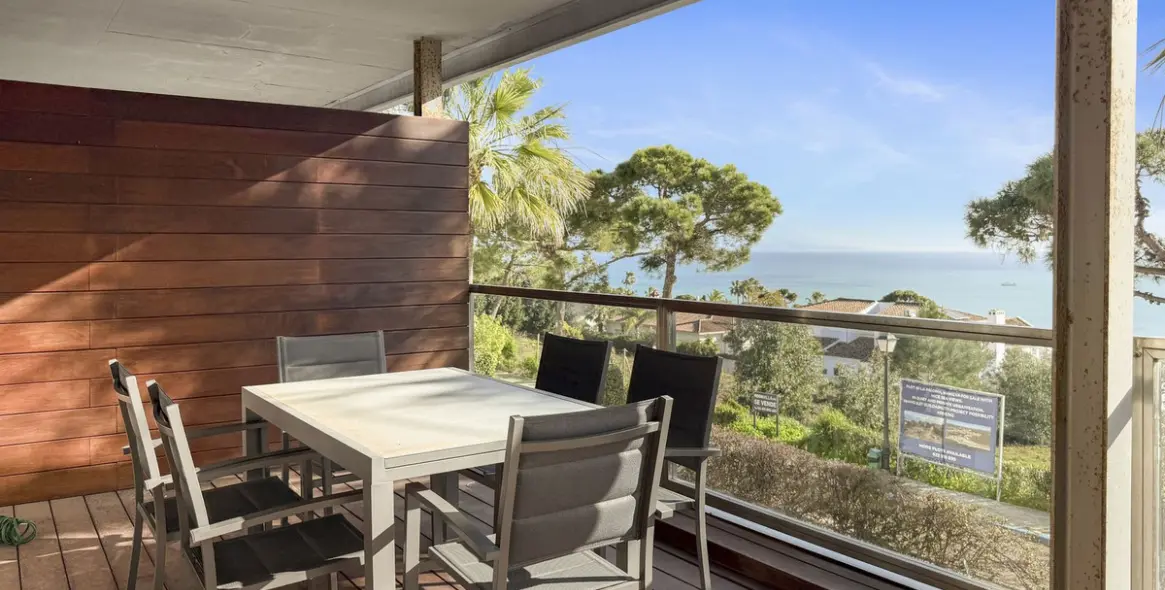 Sale of middle floor apartment in Manilva 25