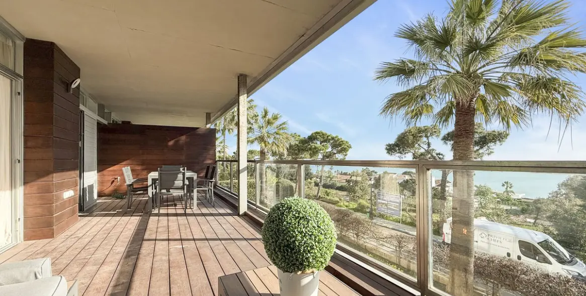 Sale of middle floor apartment in Manilva 28