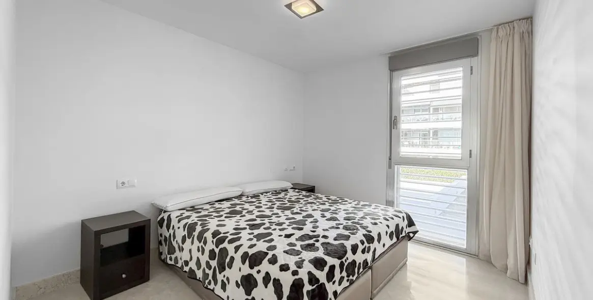 Sale of middle floor apartment in Manilva 31