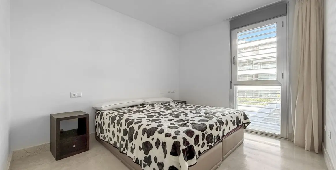 Sale of middle floor apartment in Manilva 38