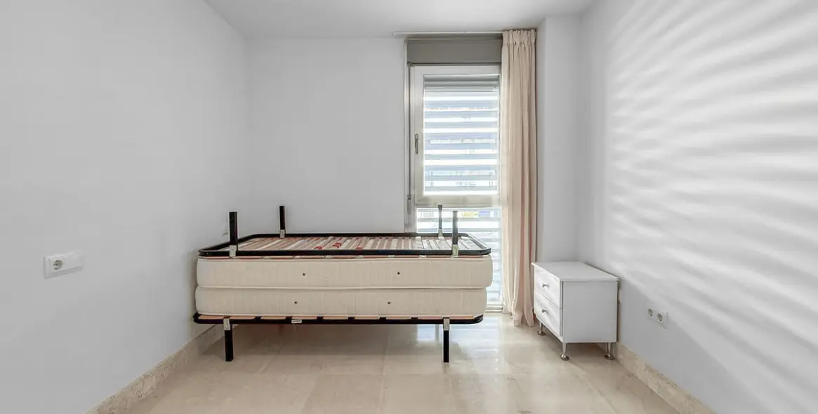 Sale of middle floor apartment in Manilva 41