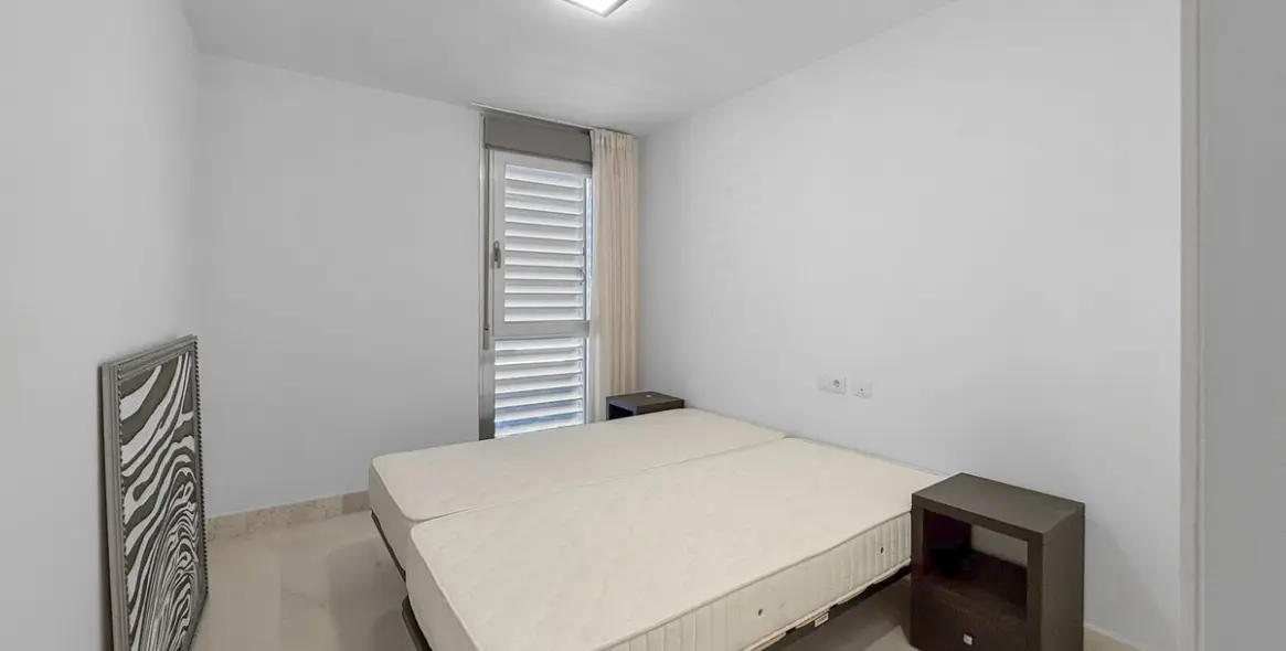 Sale of middle floor apartment in Manilva 50