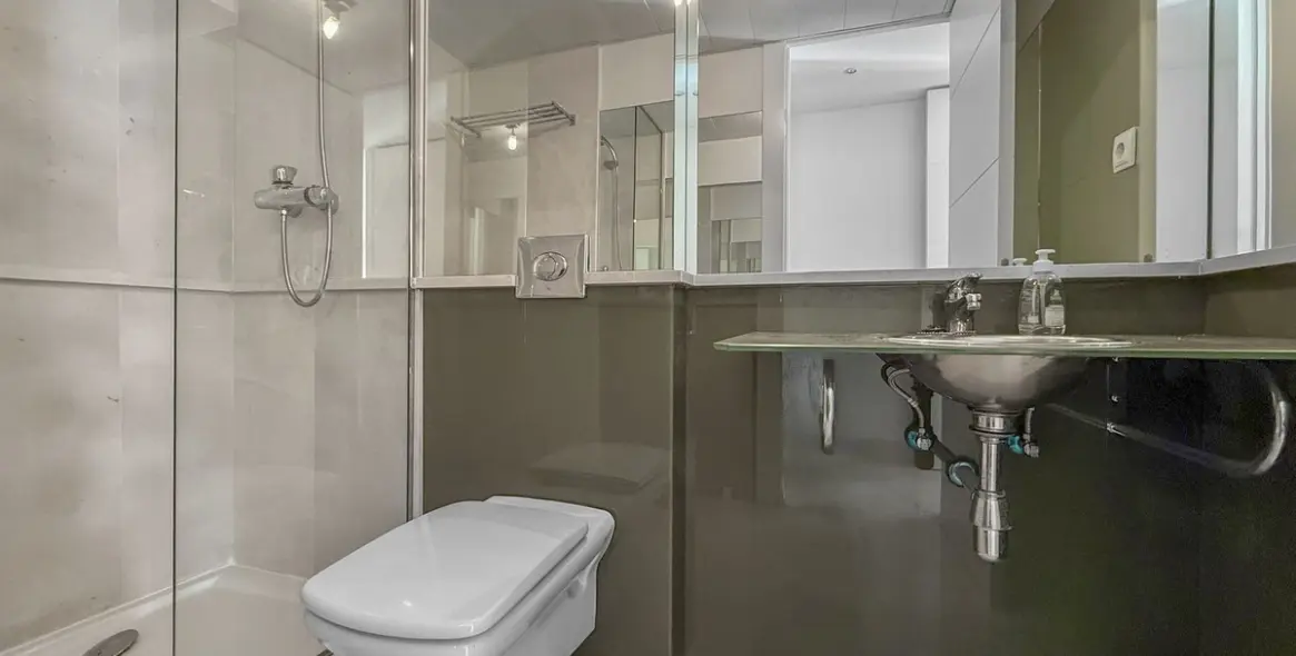 Sale of middle floor apartment in Manilva 51