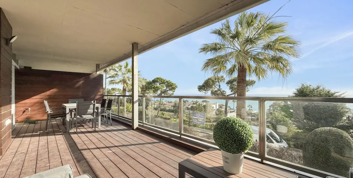 Sale of middle floor apartment in Manilva 54