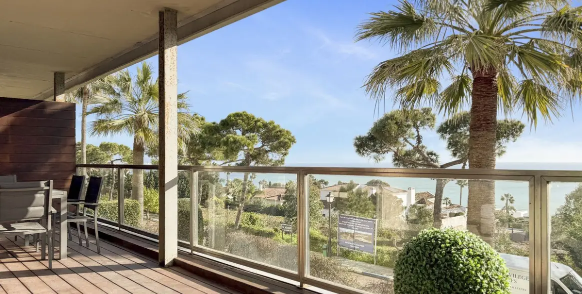 Sale of middle floor apartment in Manilva 56