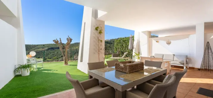 Sale of ground floor apartment in Casares 1