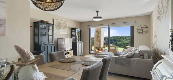 Sale of ground floor apartment in Casares 3