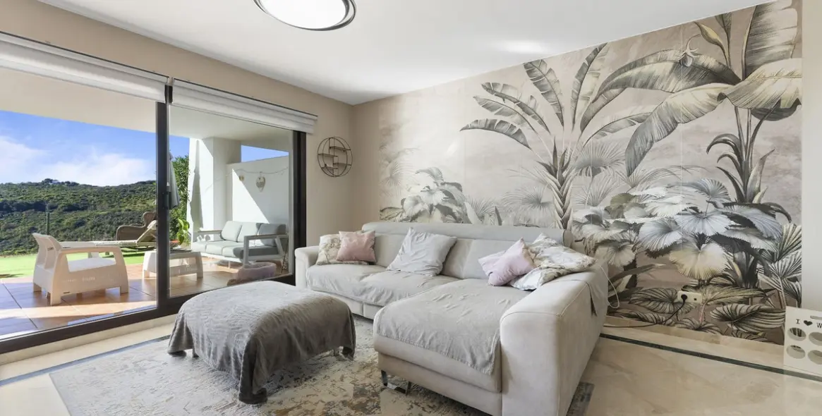 Sale of ground floor apartment in Casares 5