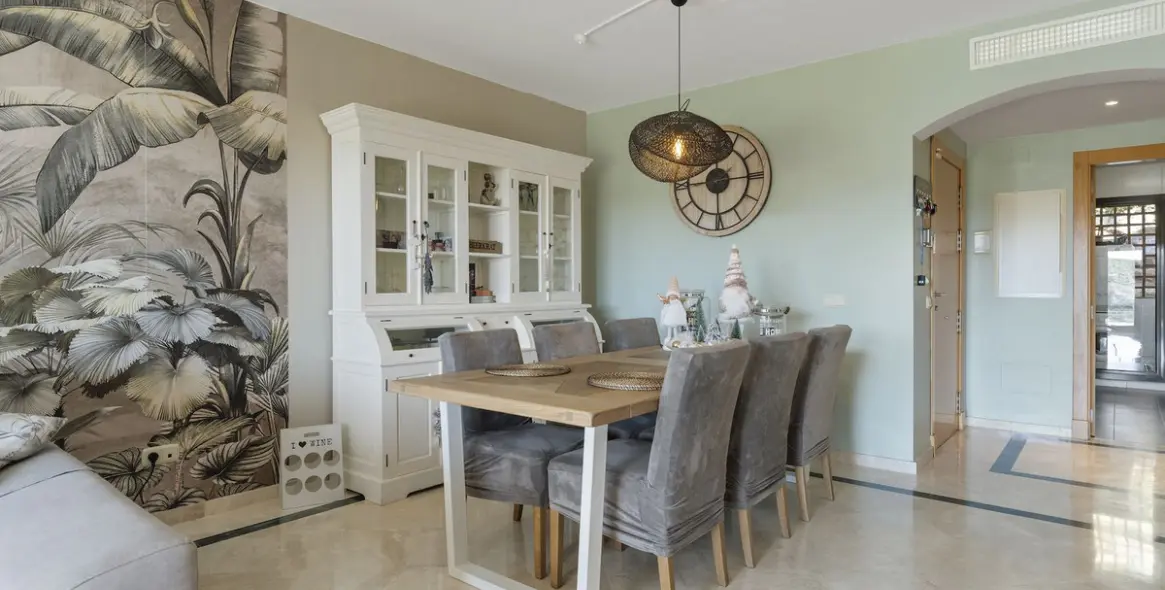 Sale of ground floor apartment in Casares 10