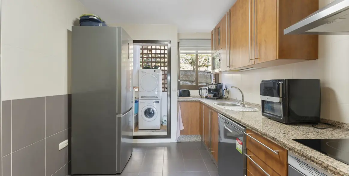 Sale of ground floor apartment in Casares 12