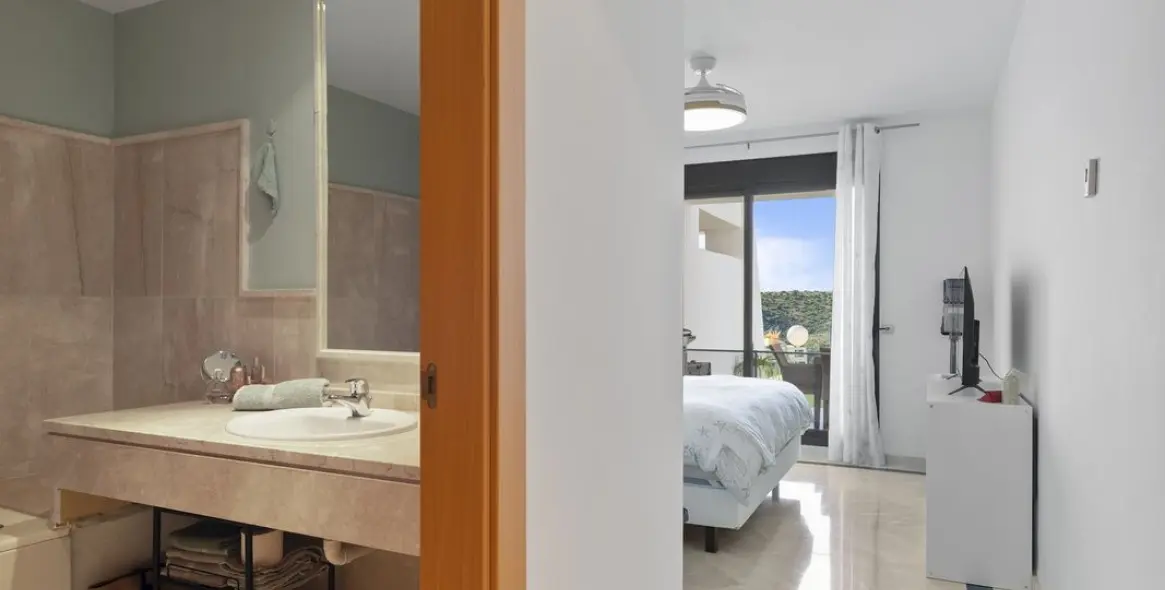 Sale of ground floor apartment in Casares 17